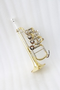 <span class=keywords><strong>Trompeta</strong></span> de Alta Calidad en Tono Bb/A con Cuerpo de Latón Lacado en Oro y 4 Válvulas Rotatorias, <span class=keywords><strong>Trompeta</strong></span> Piccolo - Product Image 3