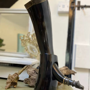 Corne à boire viking avec support en fer, mug en corne vintage, corne à boire inspirée du Moyen Âge avec support en fer à bas prix - Product Image 1