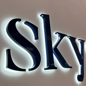 Lettres encastrées murales personnalisées en acier inoxydable chromé brossé écologique avec bandes LED acryliques rétroéclairées pour la publicité - Product Image 1