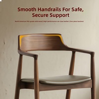 Chaise de salle à manger commerciale en bois massif de style nordique avec accoudoirs et dossier minimaliste pour café et salles de réunion