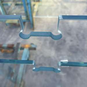 Panneaux en <span class=keywords><strong>verre</strong></span> trempé résistant à l'eau pour cabines de douche, <span class=keywords><strong>verre</strong></span> de douche trempé avec perçage personnalisé et découpes pour charnières - Product Image 1