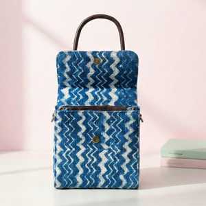 Bolso Bandolera Mini Azul con Estampado Artesanal, de Tela de Algodón, Hecho a Mano, Estilo Boho, para Viaje, Exportación India - Product Image 6