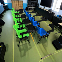 Chaise de conférence scolaire en plastique, empilable, taille standard, design moderne, économique, pour salle de classe, fabriquée par un fabricant de mobilier d'étude.