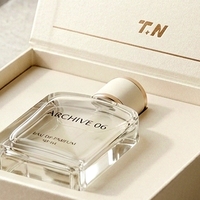 Boîte à parfum rigide de style livre blanc magnétique premium sur mesure pour une seule bouteille, présentation pour emballage de parfum personnalisé