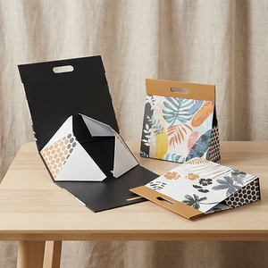 <span class=keywords><strong>Sacs</strong></span> <span class=keywords><strong>en</strong></span> papier cartonnés de luxe sur mesure avec logo, de taille personnalisée, pour vêtements, boîtes cadeaux pliables à fermeture magnétique - Product Image 1