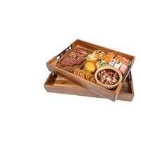 Plateau de service empilable en bois d'acacia écologique avec poignées métalliques pour le petit-déjeuner, la table à café, les fêtes et les plateaux de charcuterie