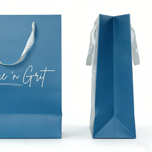 Sacchetti di Carta Personalizzati KM con Stampa Flessografica, Goffratura e Stampa a Caldo per Promozioni e Confezioni di Scarpe - Product Image 2