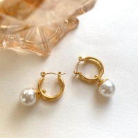 Aretas moda INS estilo 18K oro Acero inoxidable pendientes deslizamiento redondo plástico perla colgante titanio acero pendientes para mujer