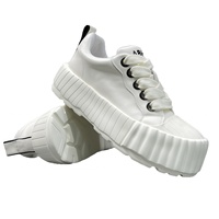 Baskets blanches pour hommes en cuir pleine fleur à semelle épaisse, à talon mi-haut, à lacets, style skate, polyvalentes et décontractées