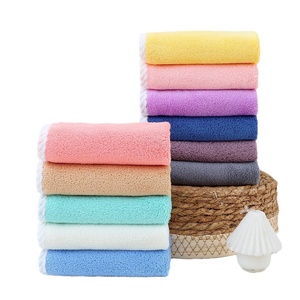 Serviette carrée en velours corail uni brodée, petite serviette universelle pour la maternelle, avec bord torsadé, pour essuyer la salive et envelopper les mains - Product Image 5