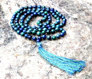 Collier de 108 perles Mala en Chrysocolle |   Pompon en soie noué à la main |   Cadeau de méditation pour maman - Product Image 6