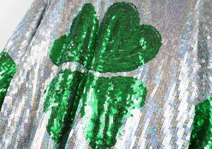 Tunique à sequins trèfle personnalisée avec logo, haut vert à sequins trèfle pour la Saint-Patrick, robe t-shirt à sequins trèfle à manches raglan - Product Image 3
