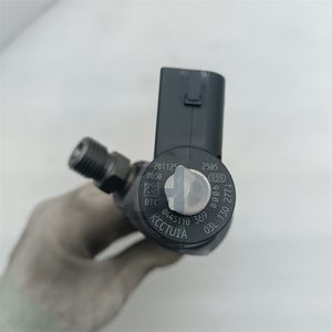 Inyector Common Rail 0445110369 0445110647 para 03L130277J 03L130277Q, Piezas de Maquinaria de Construcción - Product Image 6