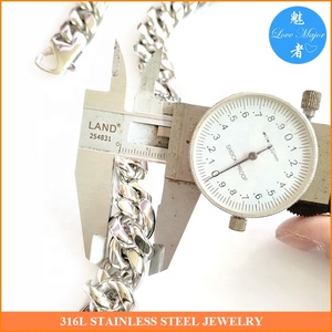 Collar <span class=keywords><strong>de</strong></span> joyería <span class=keywords><strong>de</strong></span> acero inoxidable, cadena redonda pulida <span class=keywords><strong>de</strong></span> 16mm <span class=keywords><strong>de</strong></span> ancho, Color plateado - Product Image 5