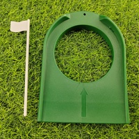 Tapis de putting de golf avec coupes et drapeaux réglementaires pour l'entraînement en intérieur