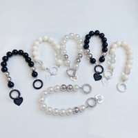 Y2K Acryl-Plastik-Perlen-Schlüsselanhänger Anti-Verlust-Handgelenkschlaufe Chrom-Silber-Perlen-Schlüsselring Niedlicher Herz-Charm Handy-Handgelenkschlaufe