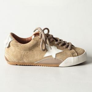 2026 Baskets de créateur de luxe en cuir blanc respirant, antidérapantes et confortables, style skate, couleur doré vieilli, pour la marche - Product Image 5