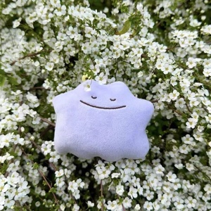Boneka Gantungan Kunci Pokemon Lucu Desain Keren Warna Ungu Grosir Mainan Boneka Lembut untuk Anak-Anak - Product Image 1