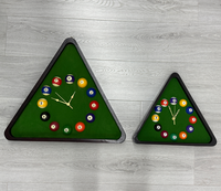 Horloge murale de billard 14 pouces, design triangle, avec cadre en bois massif, idéale pour salle de billard, salle de jeux, bar