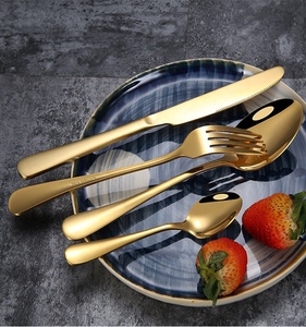 Coffret Cadeau d'Affaires Hôtelier Europé<span class=keywords><strong>en</strong></span> 1010 – Ensemble de Couverts <span class=keywords><strong>en</strong></span> Acier Inoxydable 24/16 Pièces dans Boîte <span class=keywords><strong>en</strong></span> <span class=keywords><strong>Bois</strong></span> Dorée pour Usage Domestique – <span class=keywords><strong>Vaisselle</strong></span> Occidentale - Product Image 3