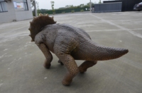 Zigong RC Roboter-Hund Triceratops Laufender Dinosaurier-Roboter Realistisches Simulationsmodell Leichtgewichtig Anpassbar für Einkaufszentren