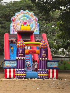 Tobogán Acuático Inflable con Forma de Palmera Morada, Tamaño Personalizado, con Lona de PVC para Uso Comercial en Fiestas y Parques de Trampolines Xinyue - Product Image 2