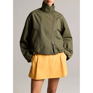 Chaqueta Corta Tipo Bomber con Cuello Alto y Cintura Ajustada, Diseño Personalizado para Mujer, Color Verde Oscuro - Product Image 1