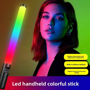 Lampe bâton RGB portable 20W à piles avec télécommande pour photographie de nuit en extérieur - Product Image 3