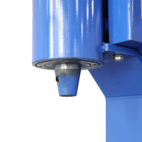 Machine à riveter pour garnitures de frein