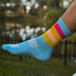 Oem Bán Buôn Thoáng Khí Tùy Chỉnh Chạy Vớ Chuyên Nghiệp Đường Mòn Vớ Thể Thao Với Thẻ Nhãn Hiệu Suất Sọc Đi Xe Đạp Vớ - Product Image 4