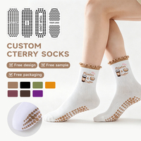 Chaussettes de sport en coton mi-mollet à 5 doigts avec broderie de dessins animés, points antidérapants en relief et dentelle feuille de lotus pour le yoga