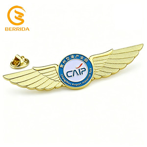 Badges de revers en alliage de zinc plaqué or 3D avec logo personnalisé, épingles en émail en forme d'aile pour uniformes d'aviation et cadeaux d'entreprise - Product Image 1