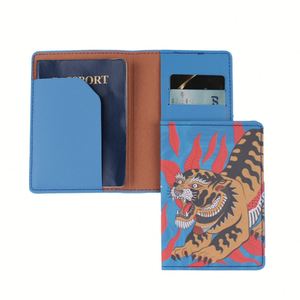 Funda de Pasaporte de Piel Sintética para Mujer, Impermeable, Duradera, Antirrobo, con Cadena Decorativa, Logotipo Personalizado - Product Image 1