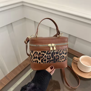 กระเป๋าสะพายข้างพิมพ์ลายเสือดาว PU นิ่มลำลองความจุขนาดใหญ่กระเป๋าสะพายไหล่แฟชั่นส่วนบุคคลกระเป๋าผู้หญิงคุณภาพสูง - Product Image 3