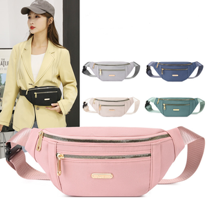 Sac banane tendance pour femme en tissu Oxford, sac de poitrine à bandoulière avec fermeture éclair métallique dorée, poche avant, large sangle réglable et boucle à pression rapide - Product Image 1