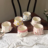 Mug Kopi Keramik Unik dengan Hiasan Bunga Buatan Tangan, Cangkir Air Keramik Bentuk Saku dengan Warna Underglaze Kreatif