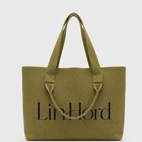 Sac fourre-tout en tricot personnalisé avec longues poignées pour les collections de cadeaux, de marchandises et d'accessoires de mode.