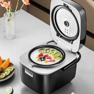 Mini cuiseur à riz électrique intelligent Midea 2L pour la préparation de bouillies et de riz pour bébés, noir - Product Image 1