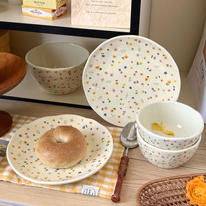 China Custom Made Floral Patterned Ceramic Tableware Wholesale French Beige Ceramic Tableware - Product Image 2