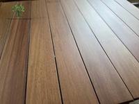 Plancher intérieur en bois massif de teck Plancher en bois dur Iroko Plancher en bois de teck de salon