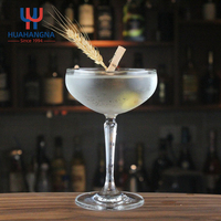 Verres à Martini créatifs 215ml 7oz faits à la main artistiques verres à Cocktail en cristal clair pour la fête de mariage de bar