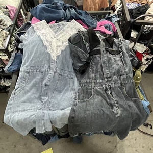 Venta al por mayor directa de fábrica: Vestidos de mezclilla usados para mujer, Grado A, Pacas de vestidos de jean de segunda mano de 45 kg, Tallas mixtas, Vestidos usados premium a granel. - Product Image 2