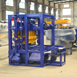 Máquina Semiautomática para Fabricar Bloques de Hormigón QT4-26 (con Molde de Cemento) - Product Image 2