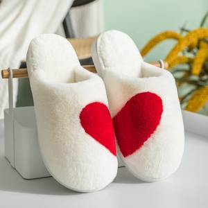Chausson personnalisé pour la Saint-Valentin avec cœur floue pour femmes, fabricant de gros pour femmes/couples - Product Image 2