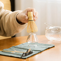 Kit de thé Matcha de style japonais transparent 7 pièces : Bol en verre avec bec verseur, support pour Chasen en verre, fouet et cuillère en bambou