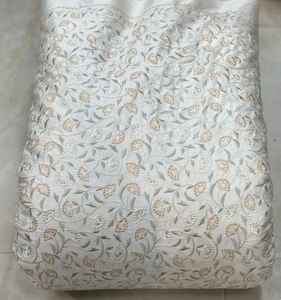 Tissu de satin de broderie d'approvisionnement direct d'usine pour faire le tissu de vêtement de robe de femmes du fournisseur indien - Product Image 2