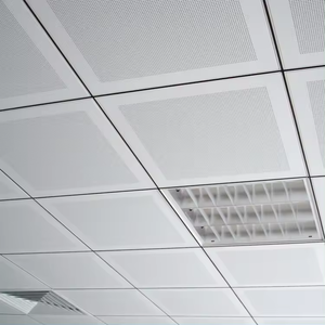 Plaque de <span class=keywords><strong>plafond</strong></span> suspendu en aluminium perforé de haute qualité, absorption acoustique, <span class=keywords><strong>faux</strong></span> <span class=keywords><strong>plafond</strong></span> 600x600 pour bureau, centre commercial - Product Image 5
