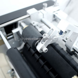Machine d'étiquetage semi-automatique à colle, étiqueteuse à adhésif froid pour bouteilles en verre, bouteilles de vin et pots de conserve alimentaires - Product Image 6