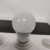 Vente en gros Ampoule LED A60 5W 7W 9W 12W 15W 18W 22W AC85-265V E27 Lampe pour l'éclairage domestique