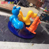 Équipement de terrain de jeu extérieur 3 places Chaise pivotante Merry Go Round Plastic Riding Horse